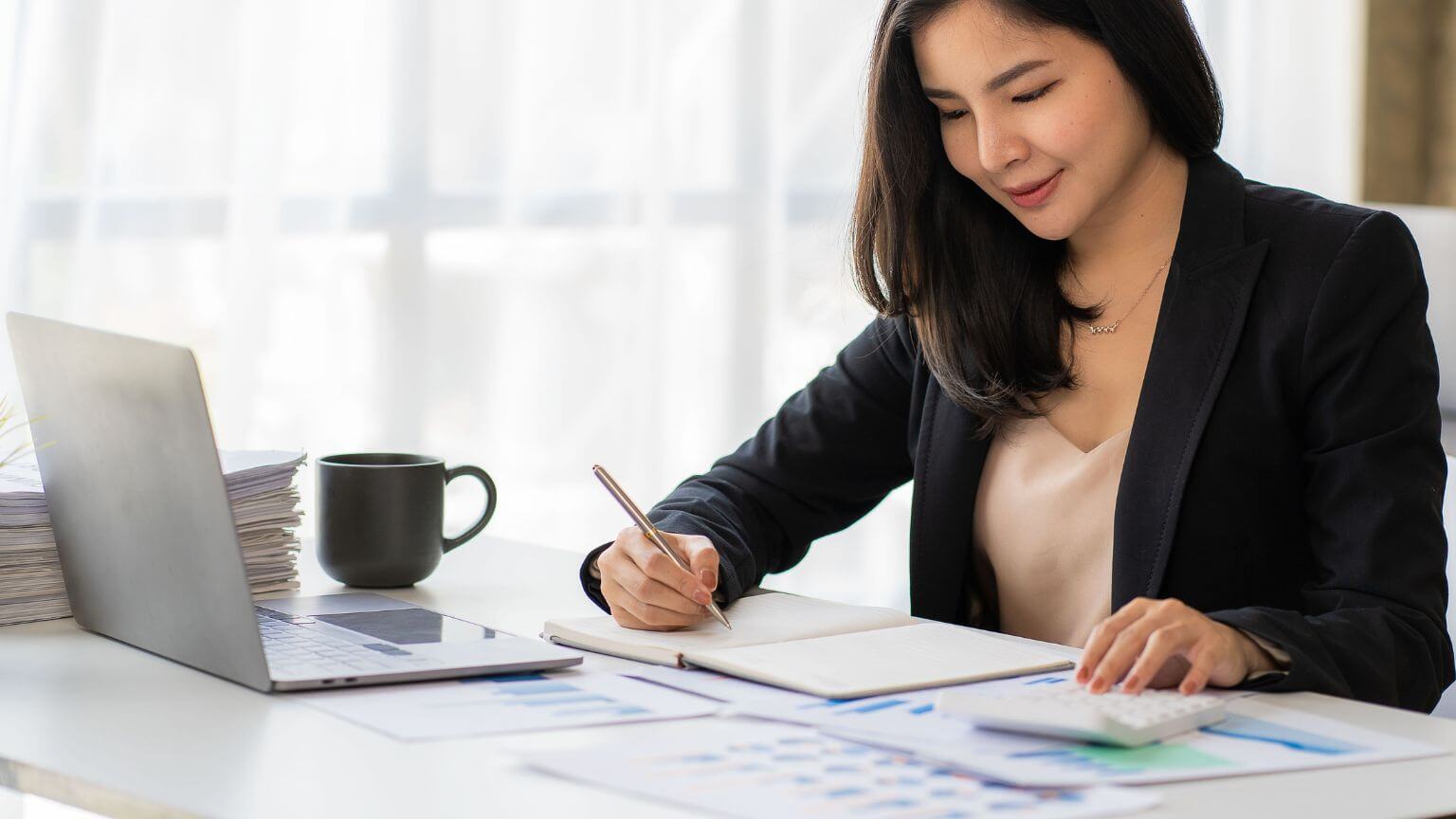 financial-services-company-header-solutions